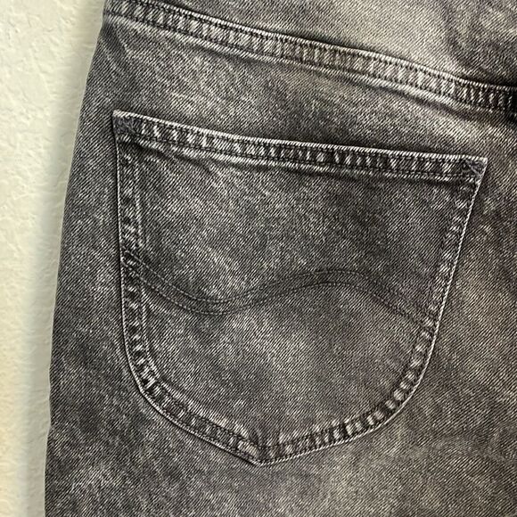Lee x Daydreamer Women's High Rise 90’s Straight leg Jeans in washed black. 30 - Picture 6 of 11
